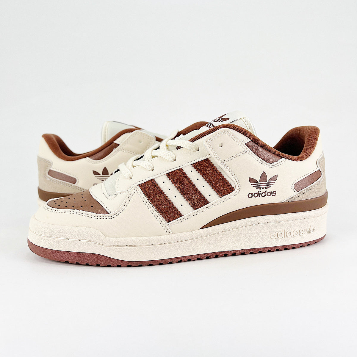 Forum 84 Low