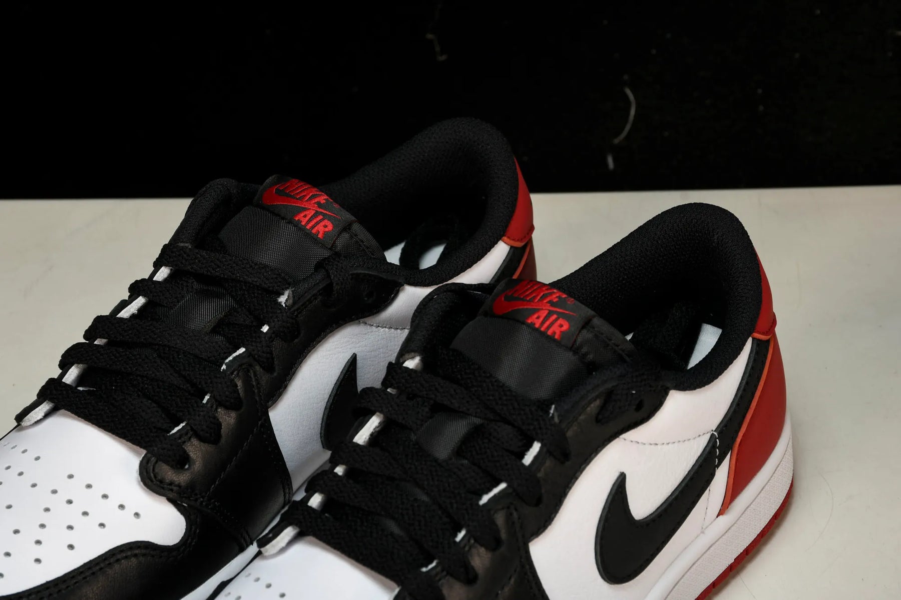 Air Jordan Black Toe