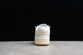 Forum 84 Low