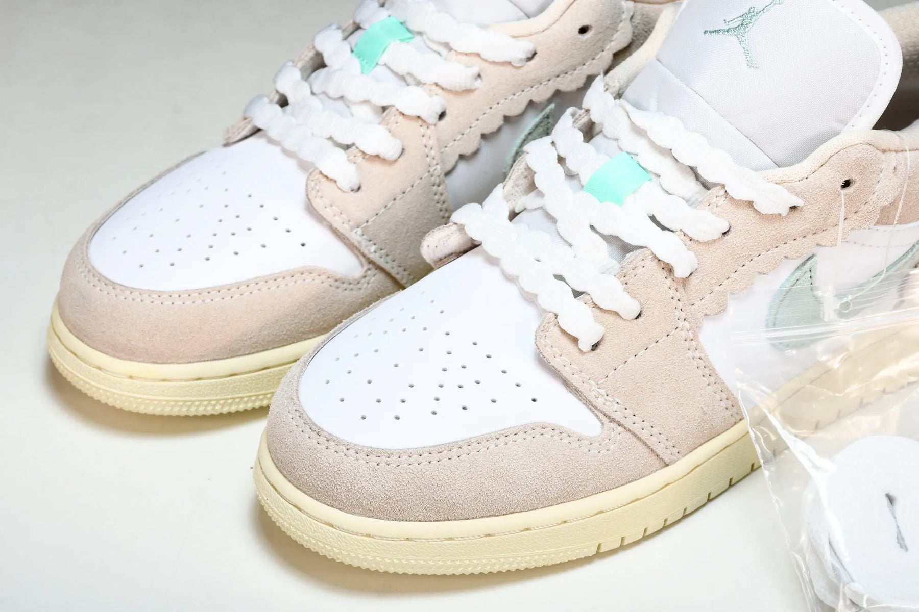 Air Jordan Low