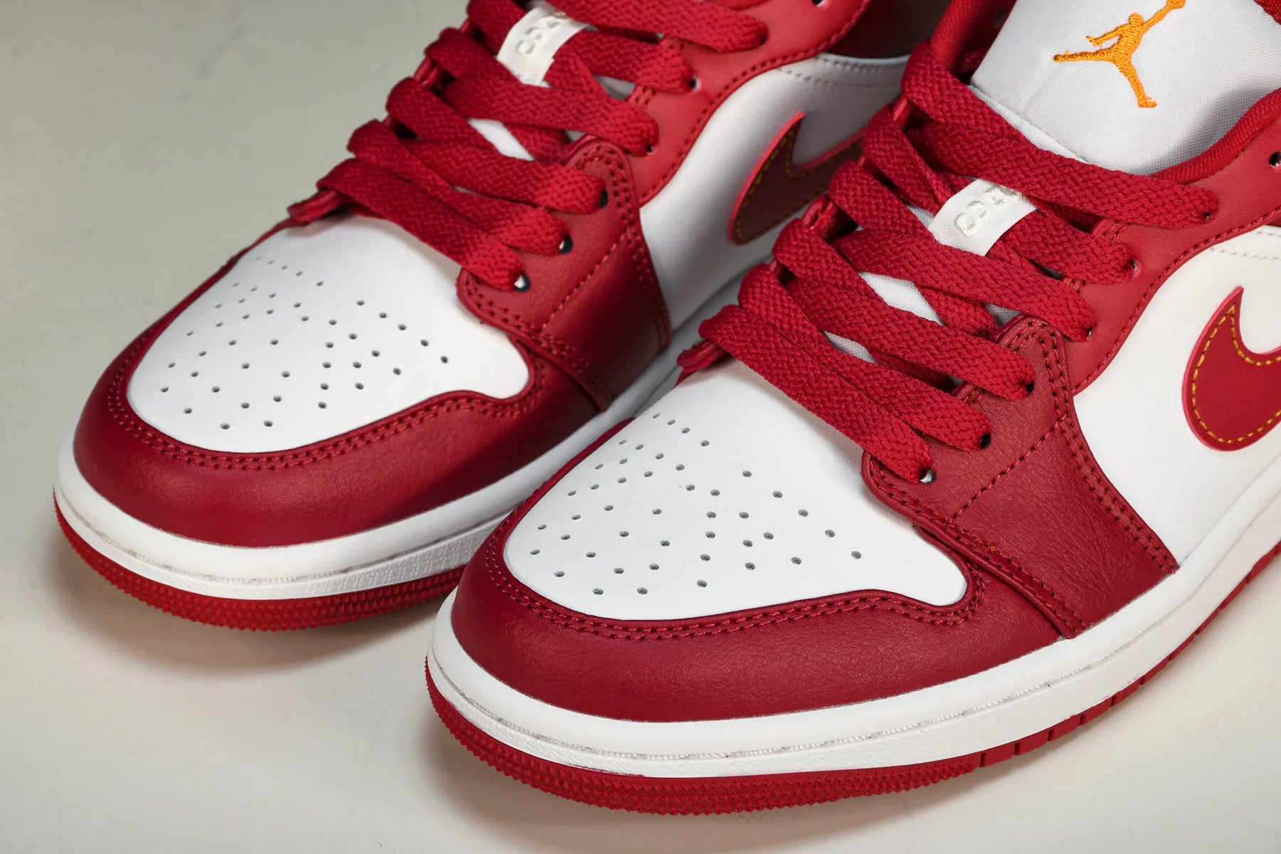 Air Jordan Low