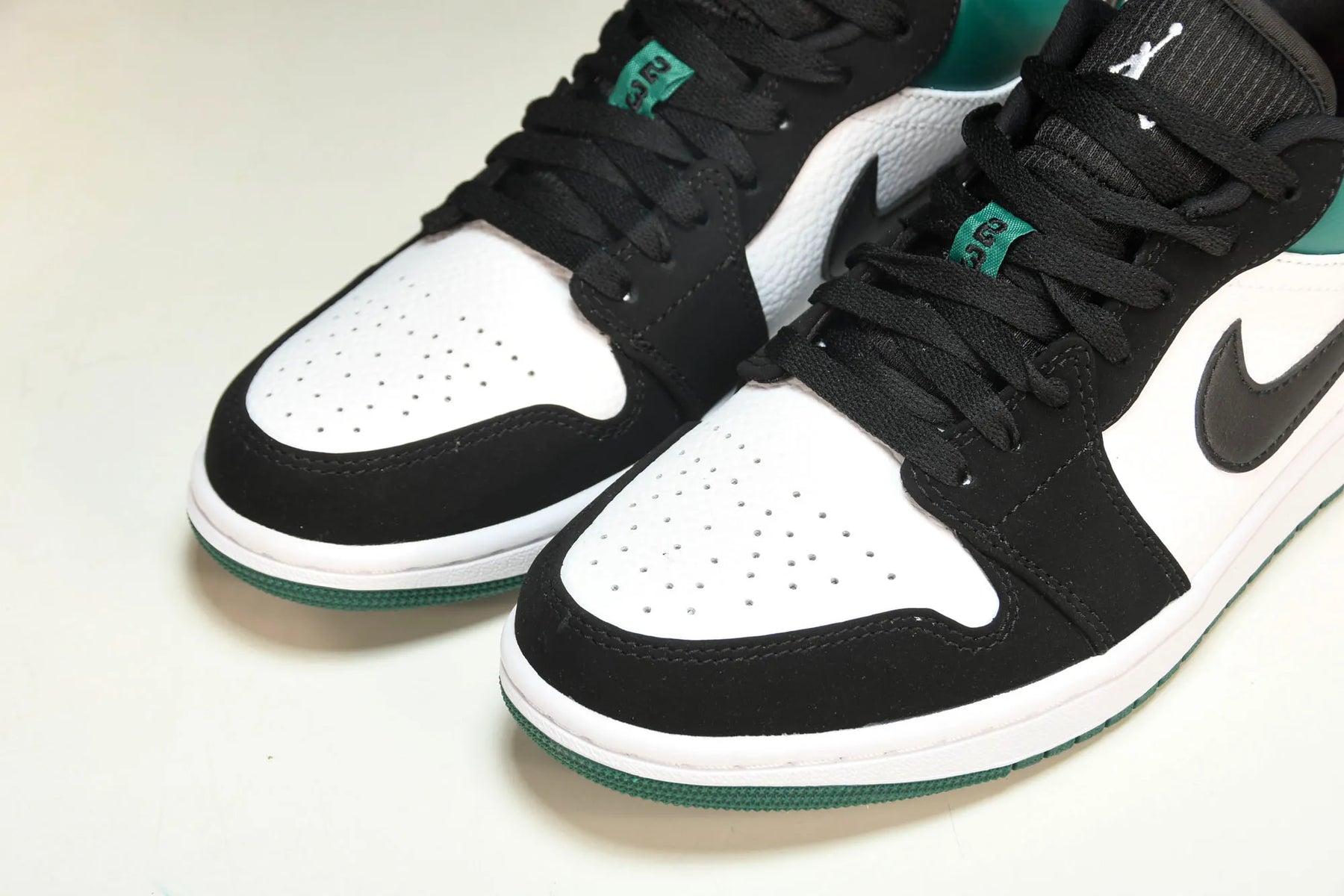 Air Jordan Low