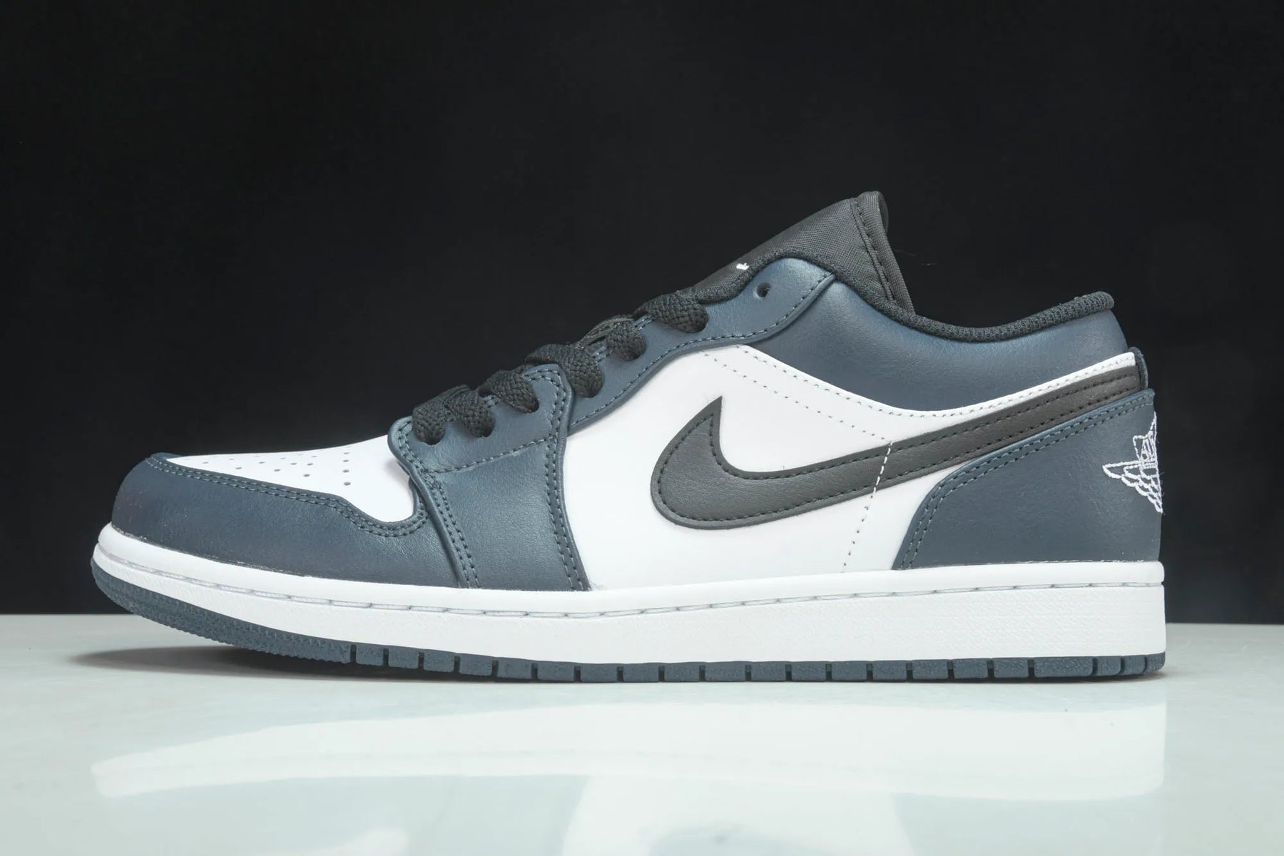 Air Jordan Low