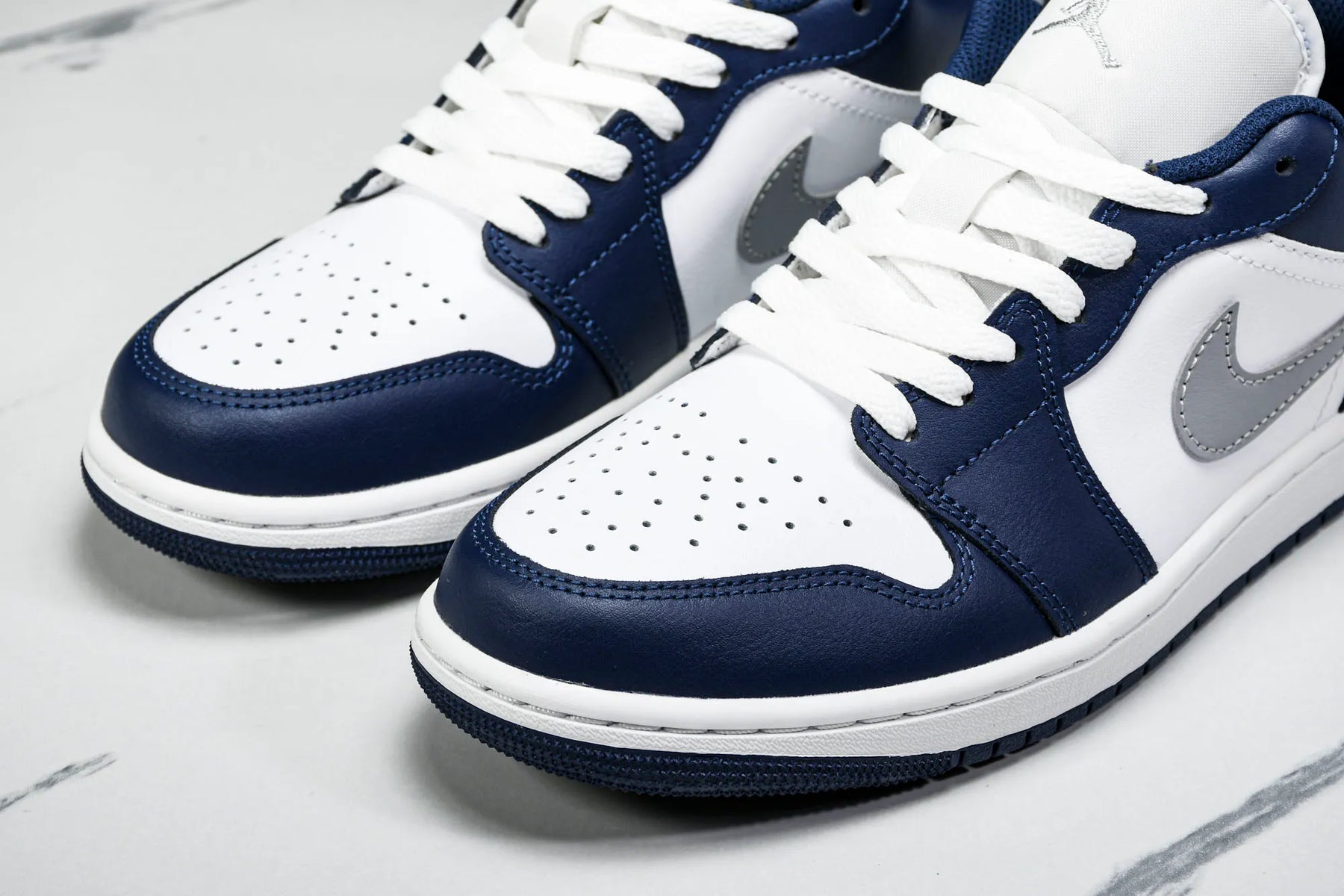 Air Jordan Low