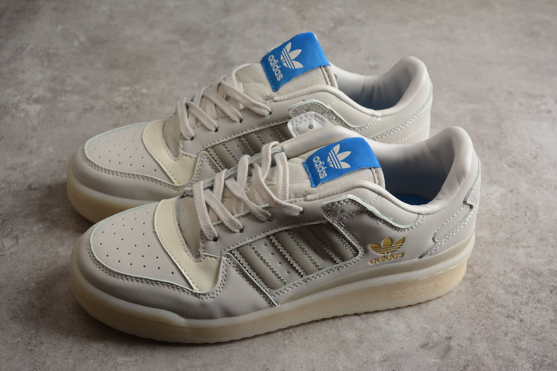 Forum 84 Low