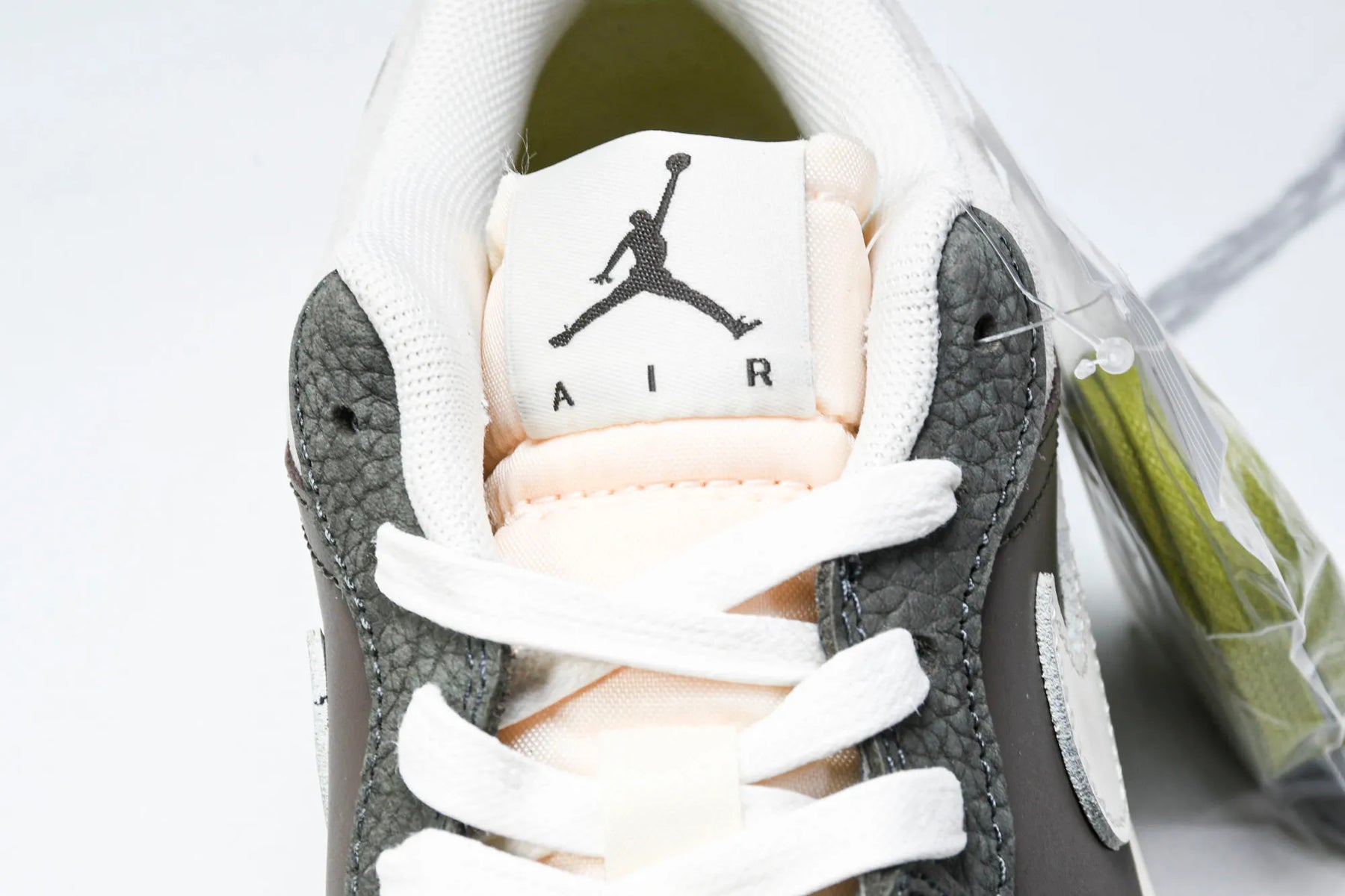 Air Jordan Low