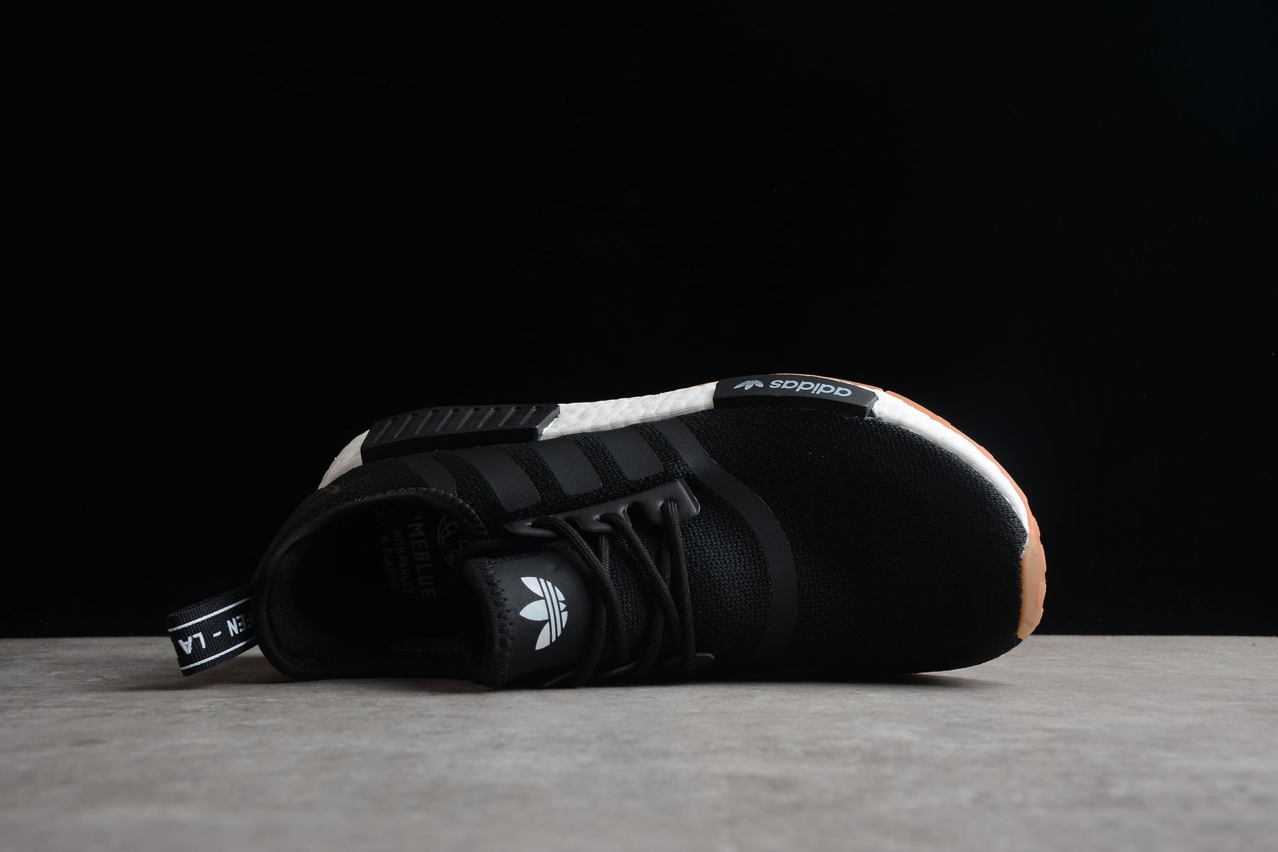 NMD R1