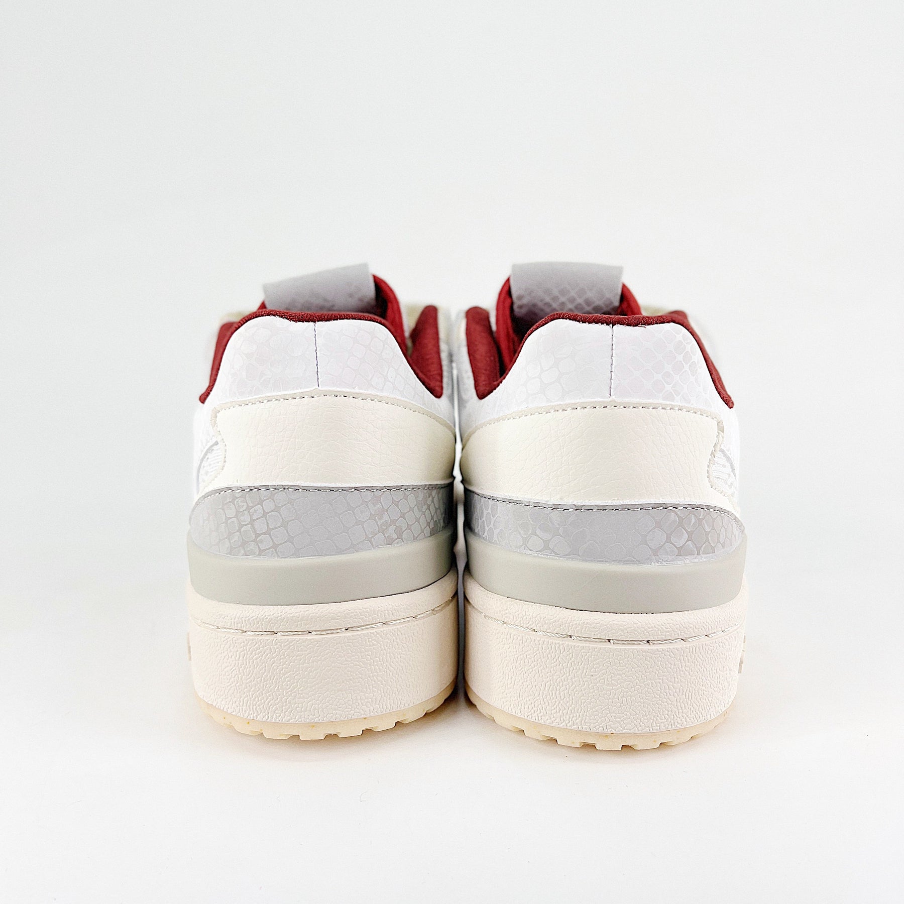 Forum 84 Low