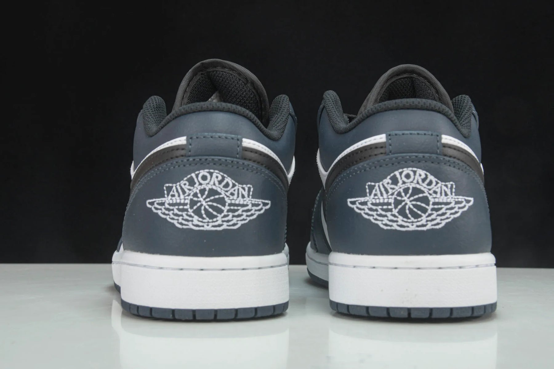 Air Jordan Low