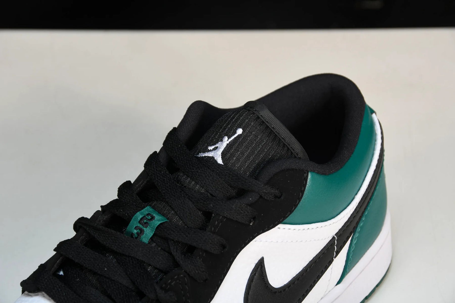 Air Jordan Low