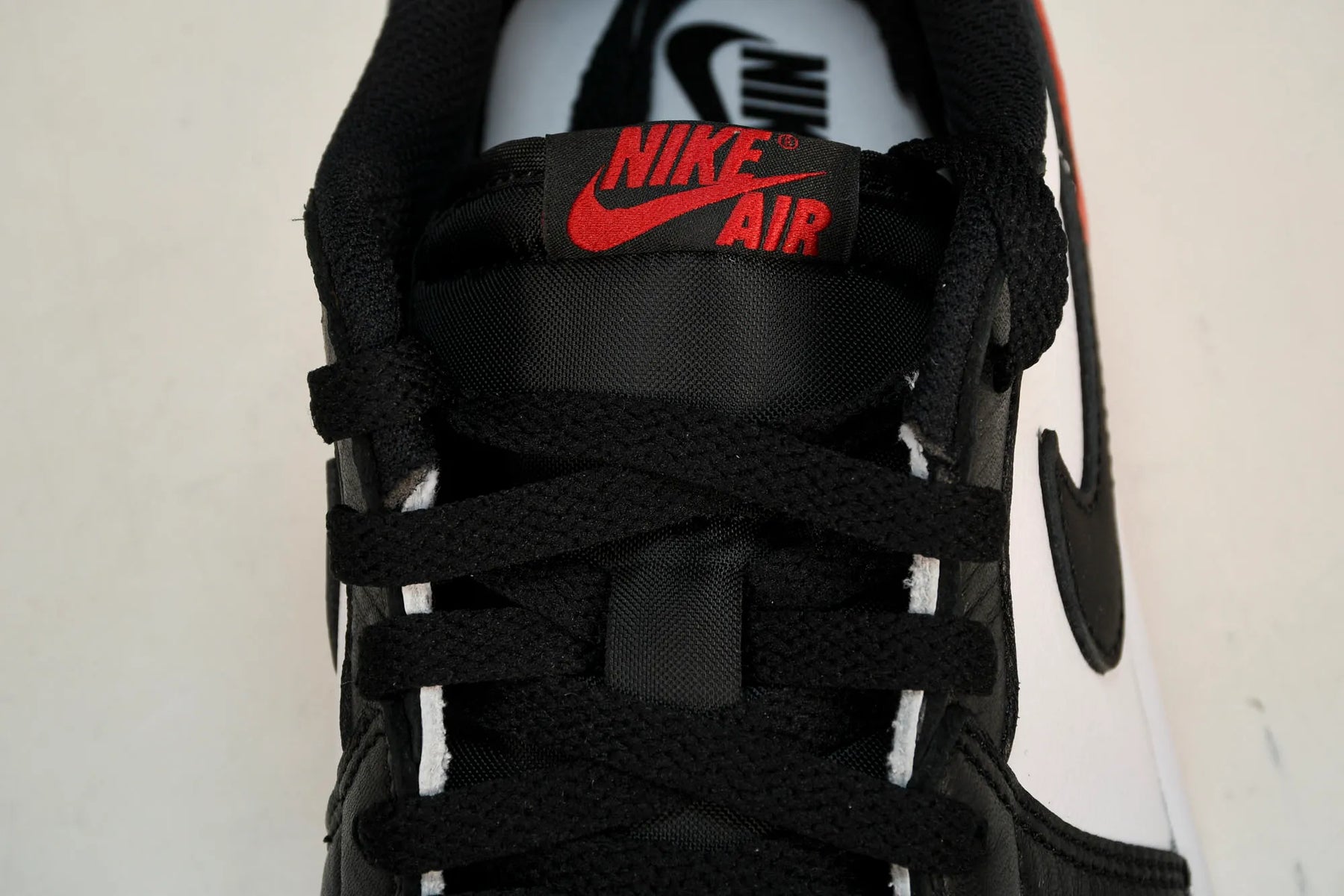 Air Jordan Black Toe