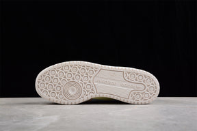 Forum 84 Low