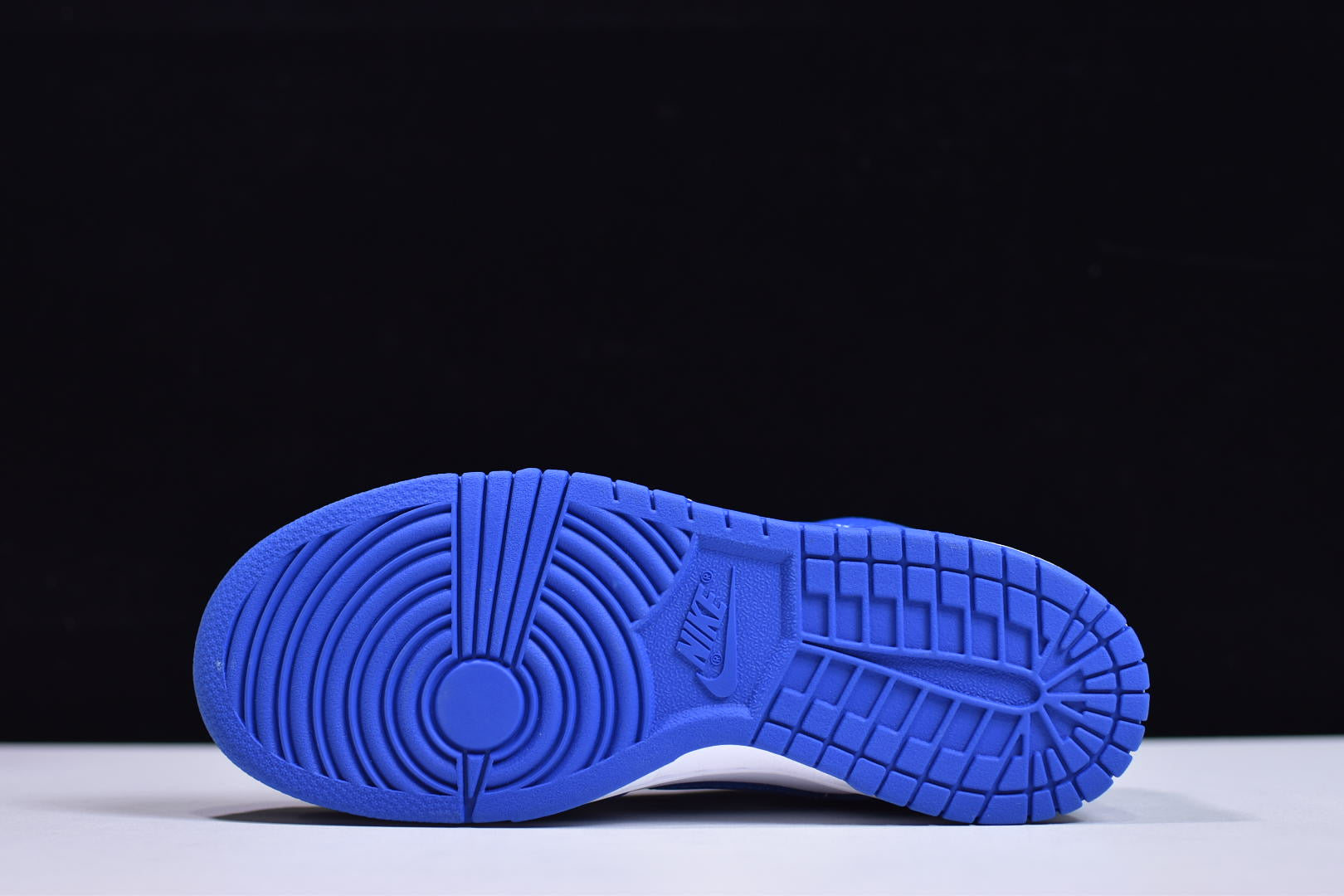 Dunk Low Kentucky