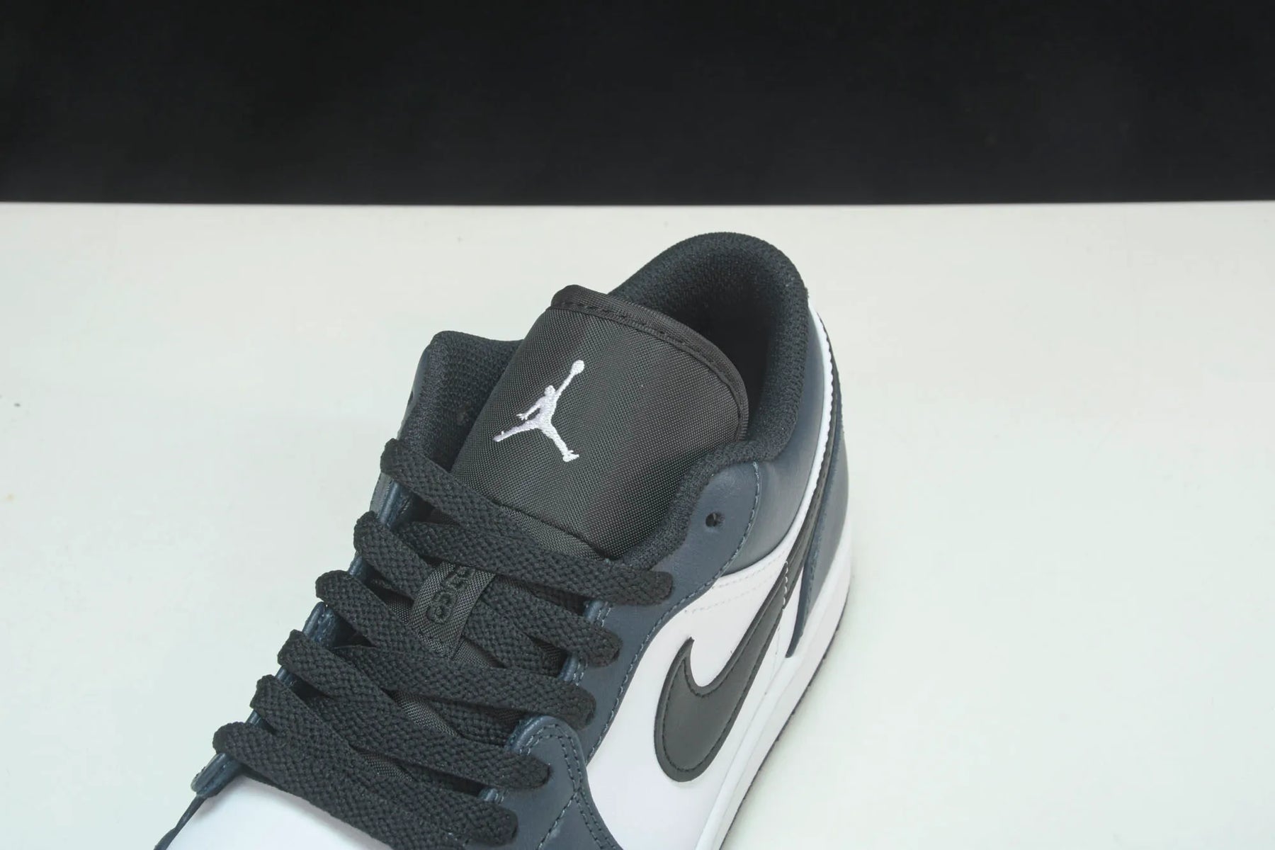 Air Jordan Low