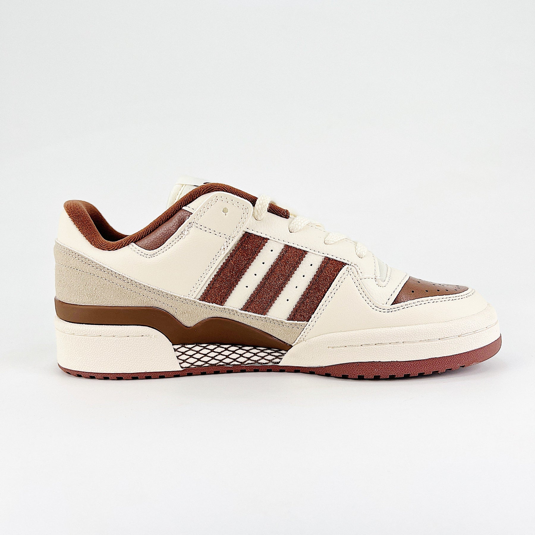 Forum 84 Low