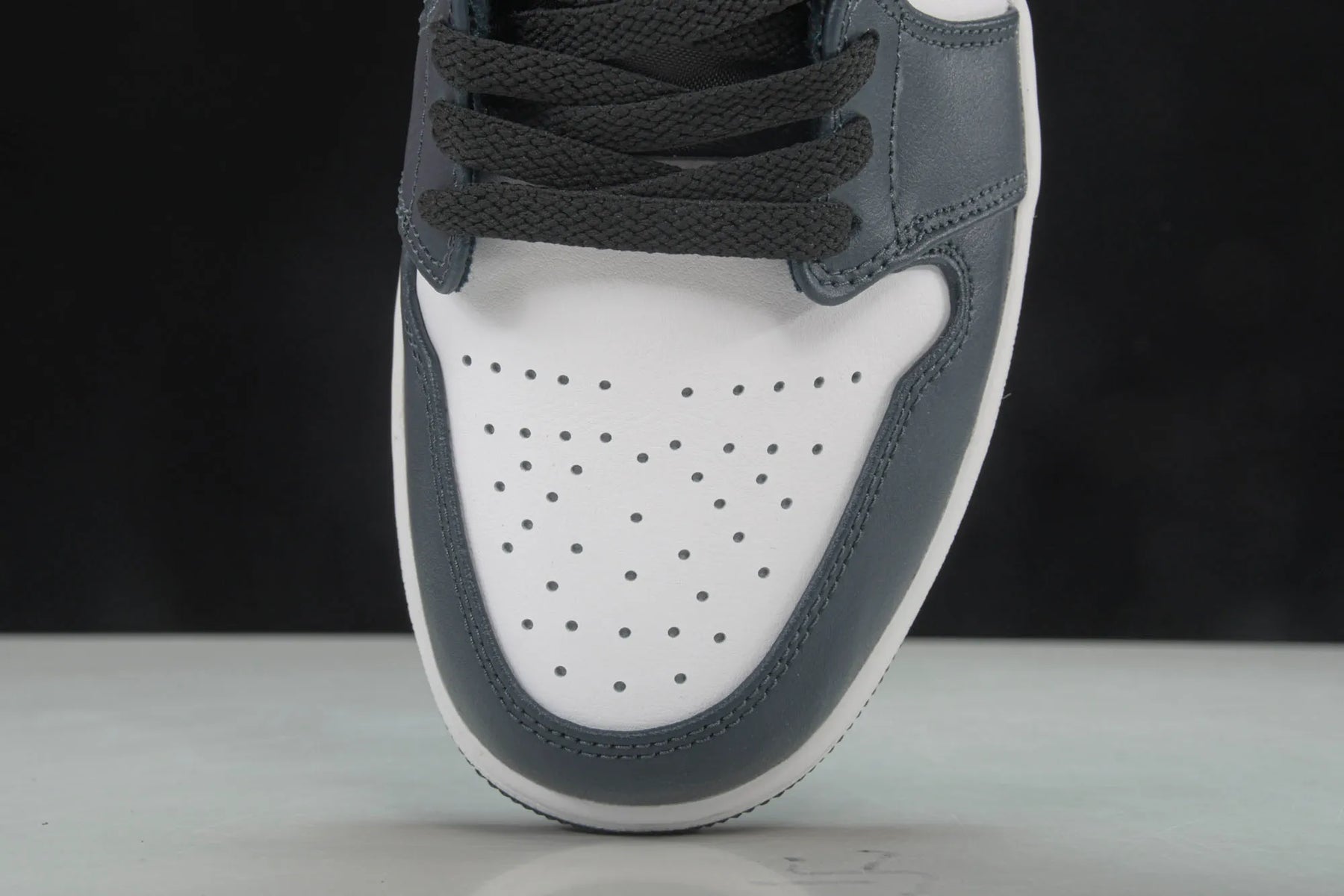 Air Jordan Low