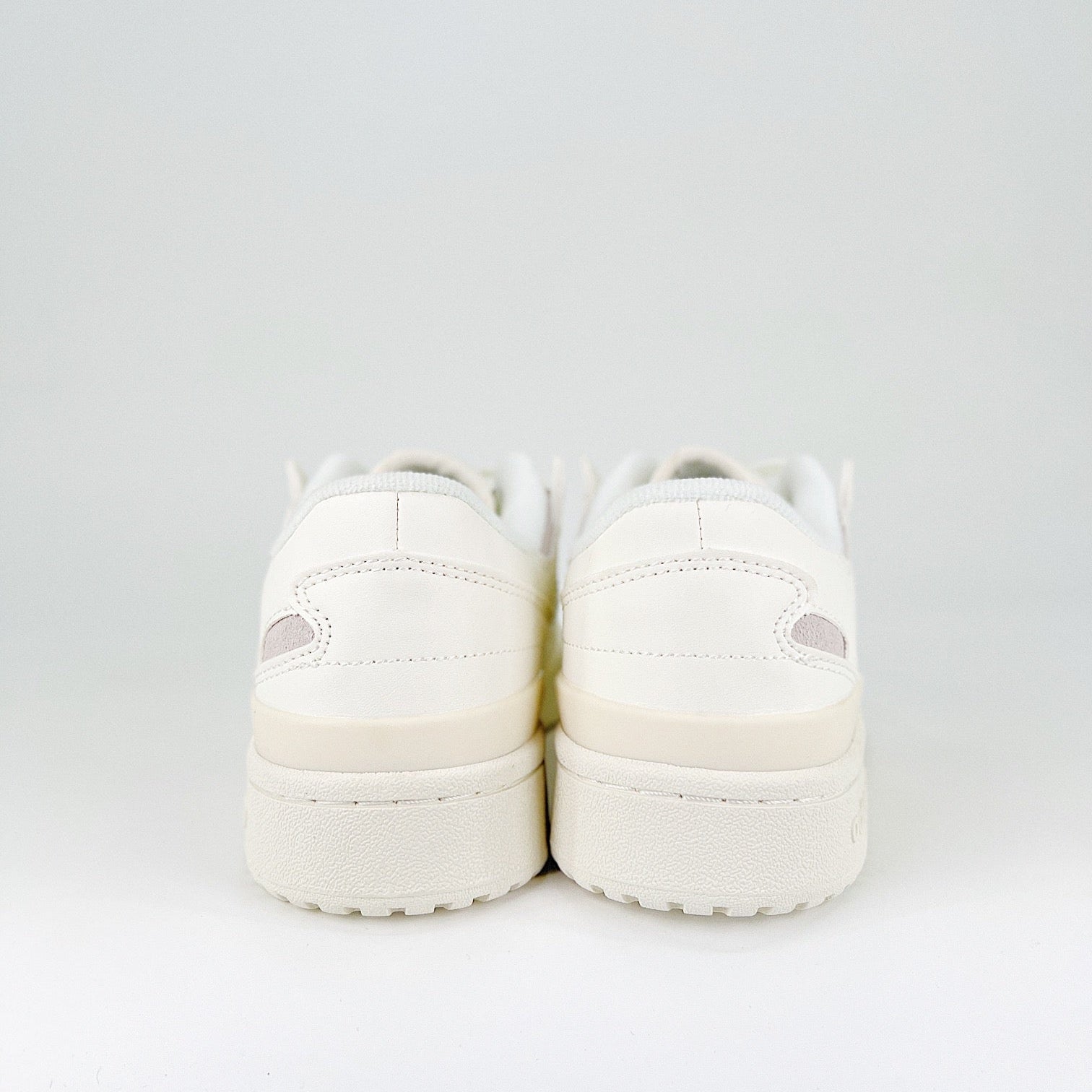 Forum 84 Low