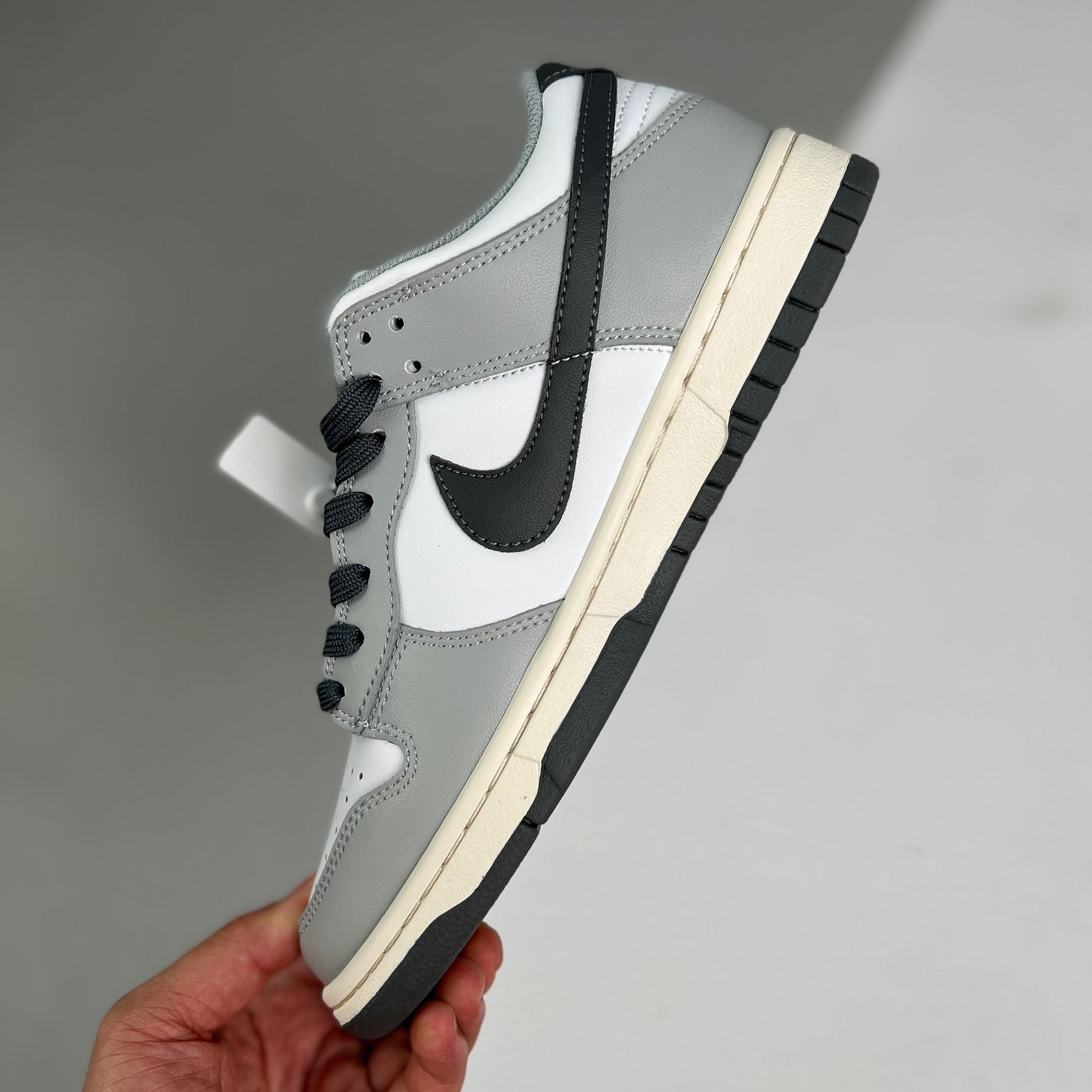 Dunk Low Smoke Gray
