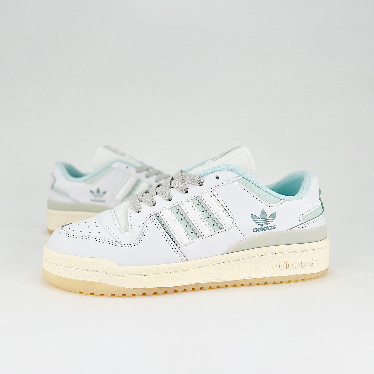 Forum 84 Low