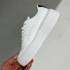 P. Oslo Maja White