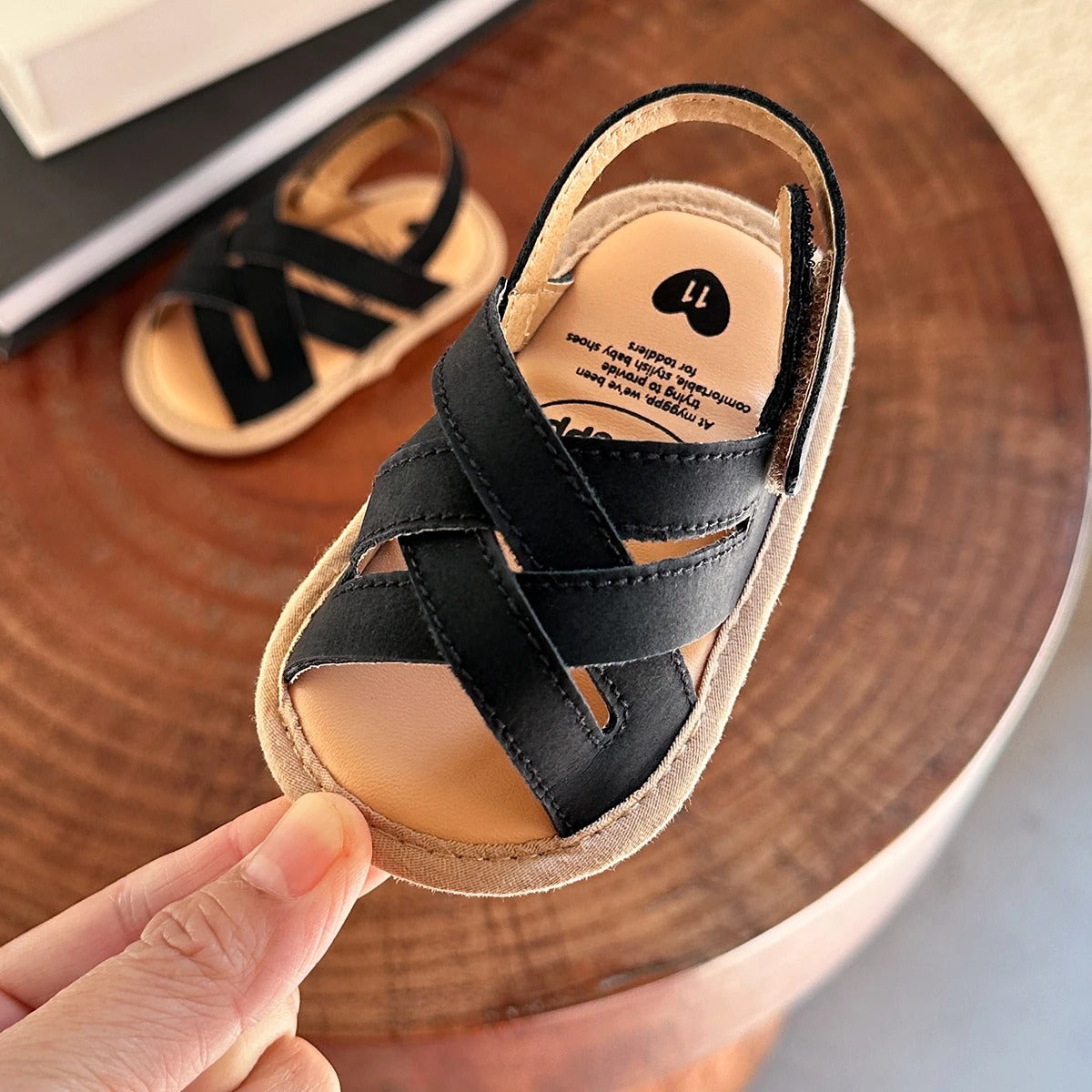 Sandália Infantil Unissex Premium – Conforto, Segurança e Estilo para os Pequenos